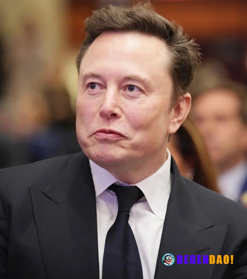 JUST IN: Elon Musk says SpaceX plans to build a self-growing city on the Moon within 10 years. _ 〽️ Crypto Pulse 👉 @dege...