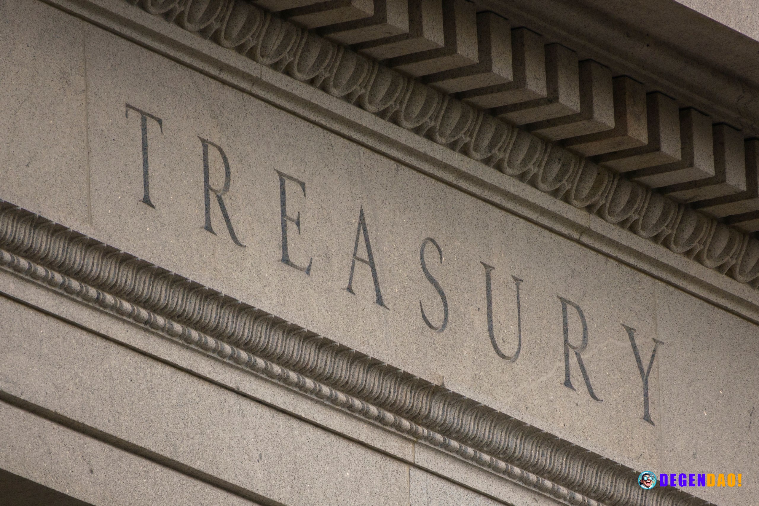 These 3 crypto stocks could actually beat bitcoin ETFs, says TD Cowen Analyst Lance Vitanza is betting that digital asse...