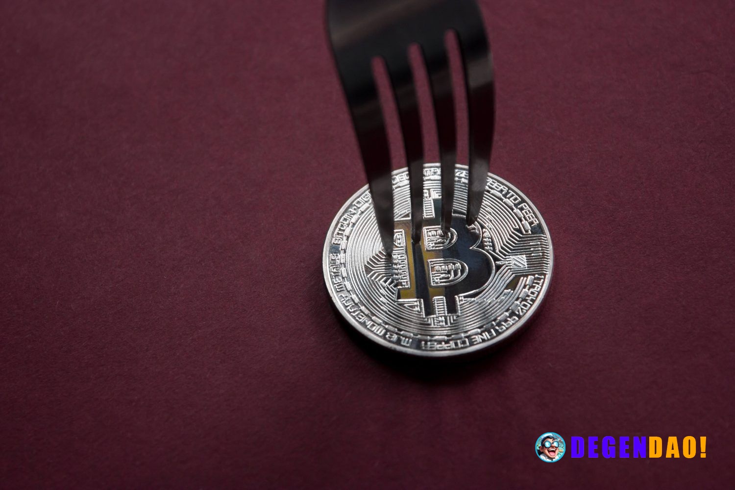 The bitcoin market is splitting in two. Here's who is buying and selling amid the war Six weeks of war have revealed tha...