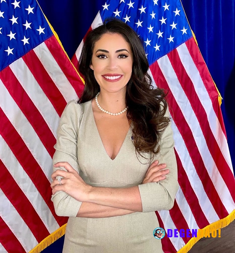 JUST IN: 🇺🇸 Rep. Anna Paulina Luna says it's "statistically not possible" for Nancy Pelosi to outperform billionaire War...