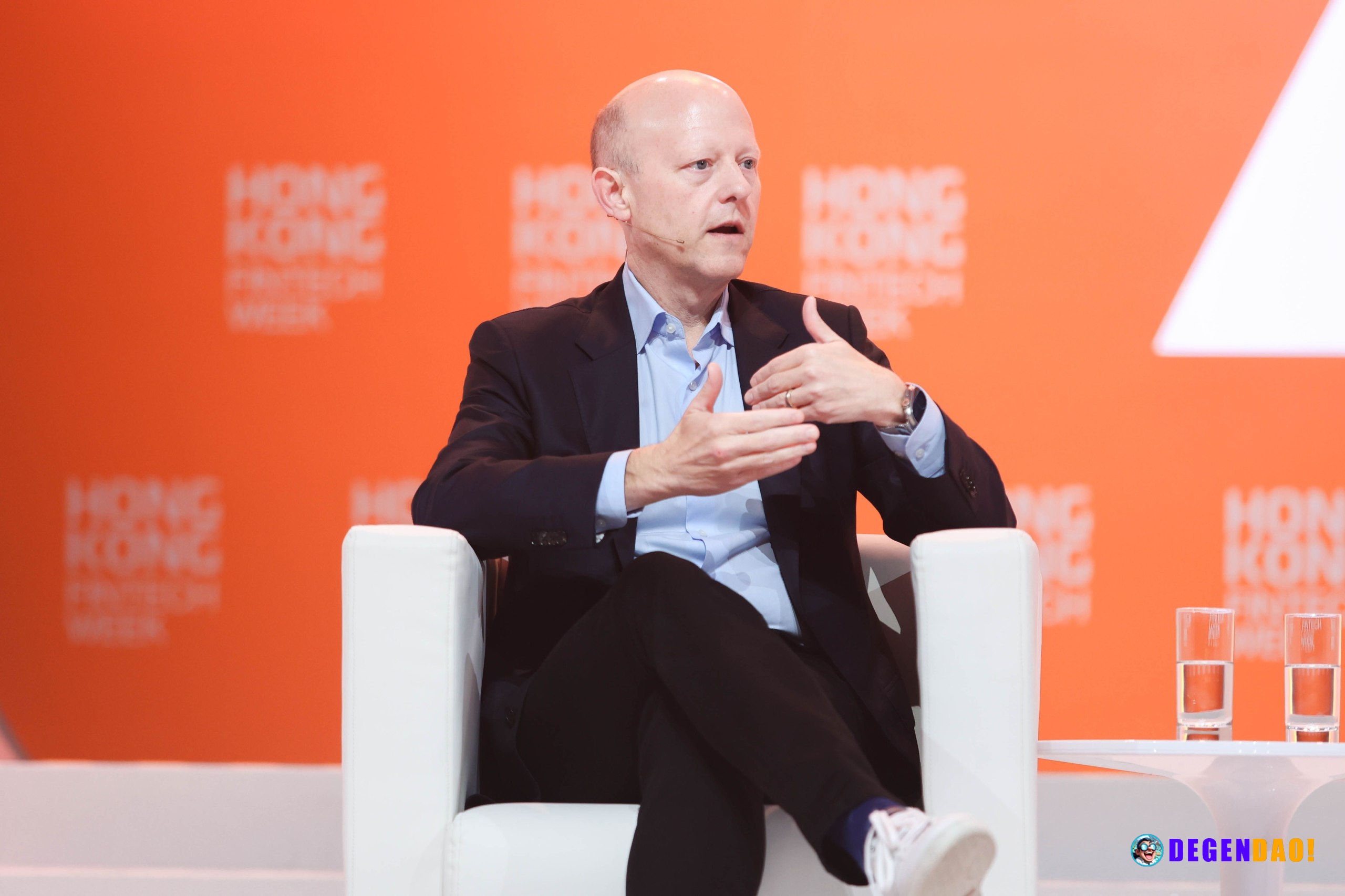 Circle, Coinbase lead crypto stocks rally amid Clarity Act progress, bitcoin hitting $80,000 The market is starting to p...