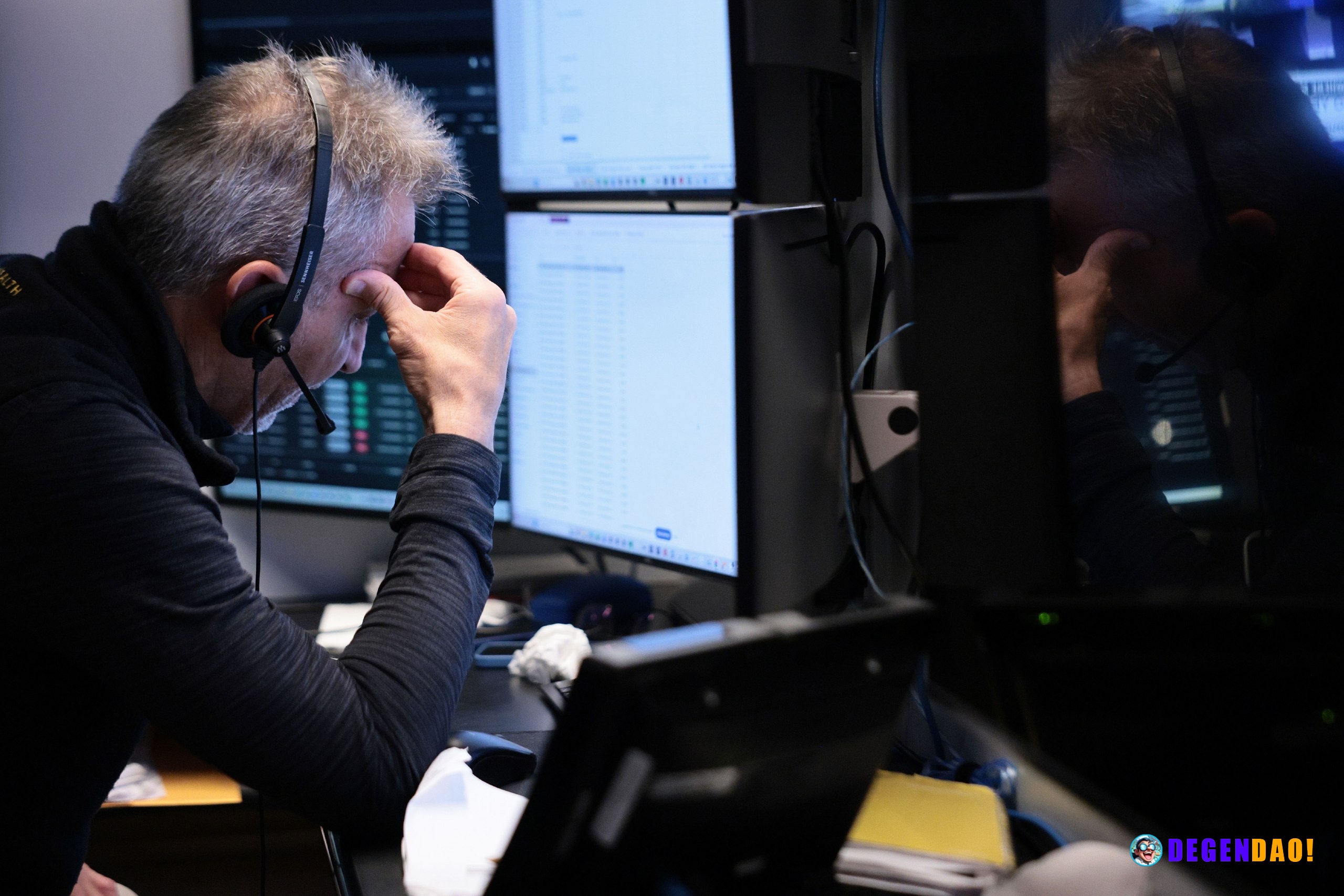 Bitcoin isn't crashing because of Saylor, it's losing the momentum trade Bitcoin's recent weakness reflects a broader ro...