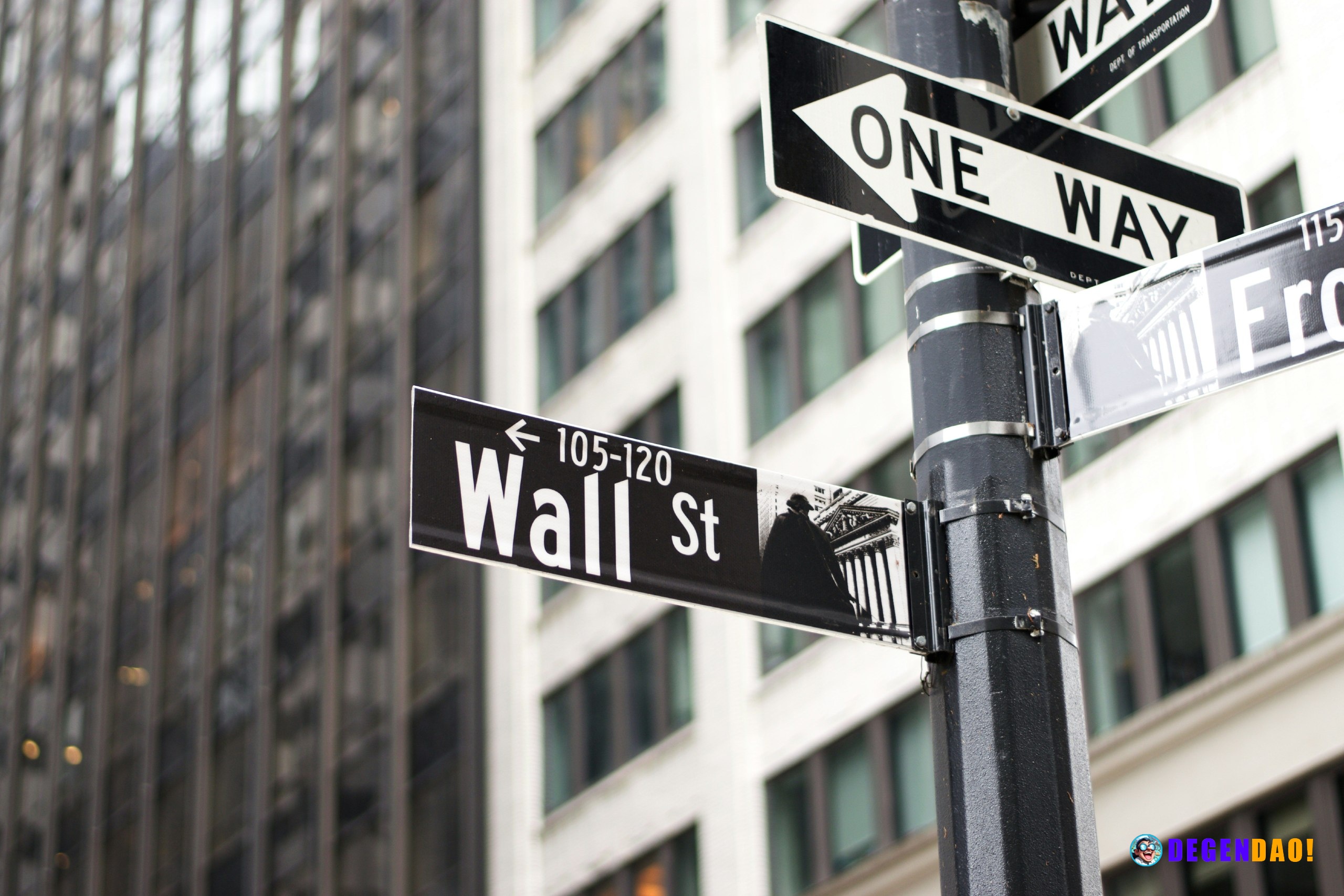 Wall Street is moving past crypto pilots and deeper into Ethereum, says Etherealize founder In an interview with CoinDes...