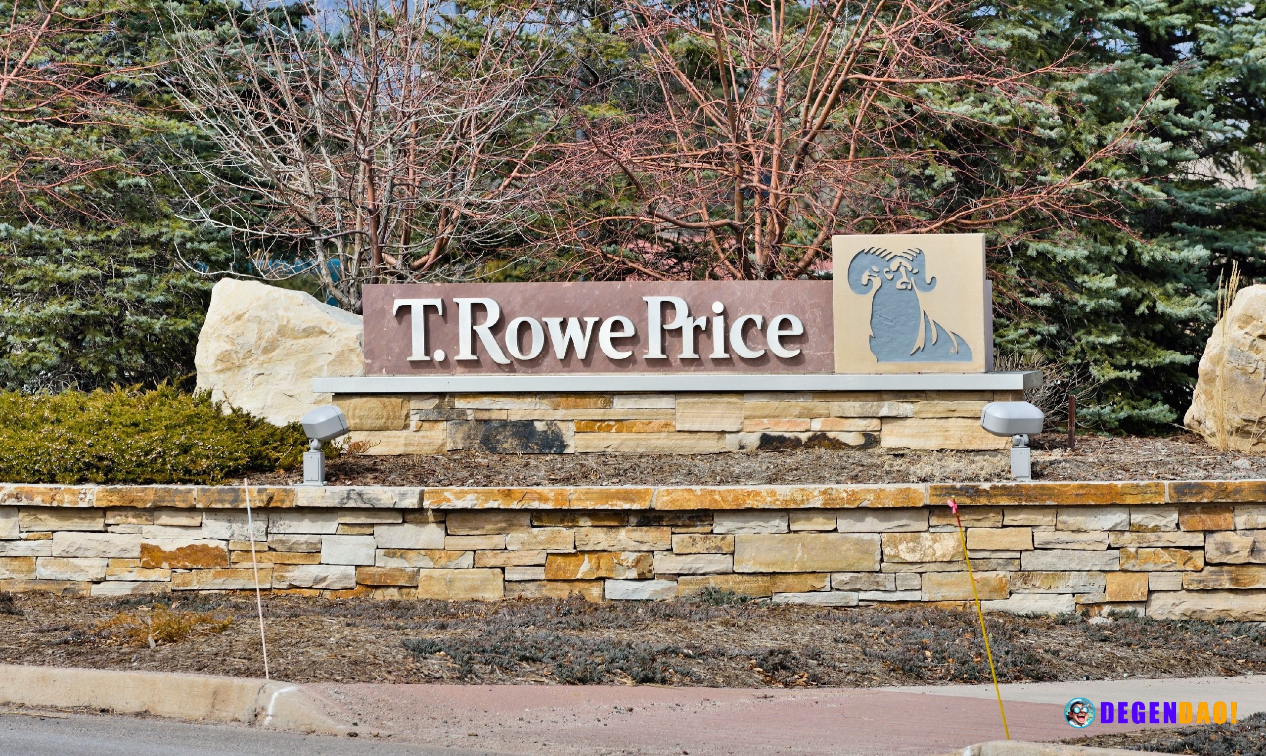 $1.9 trillion asset manager T. Rowe Price bets on active management with first multi-token crypto ETF T. Rowe Price laun...